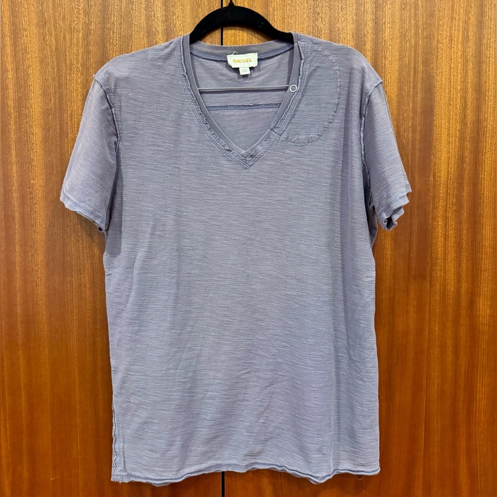 Diesel TOS extra trim fit v-neck slub tee.